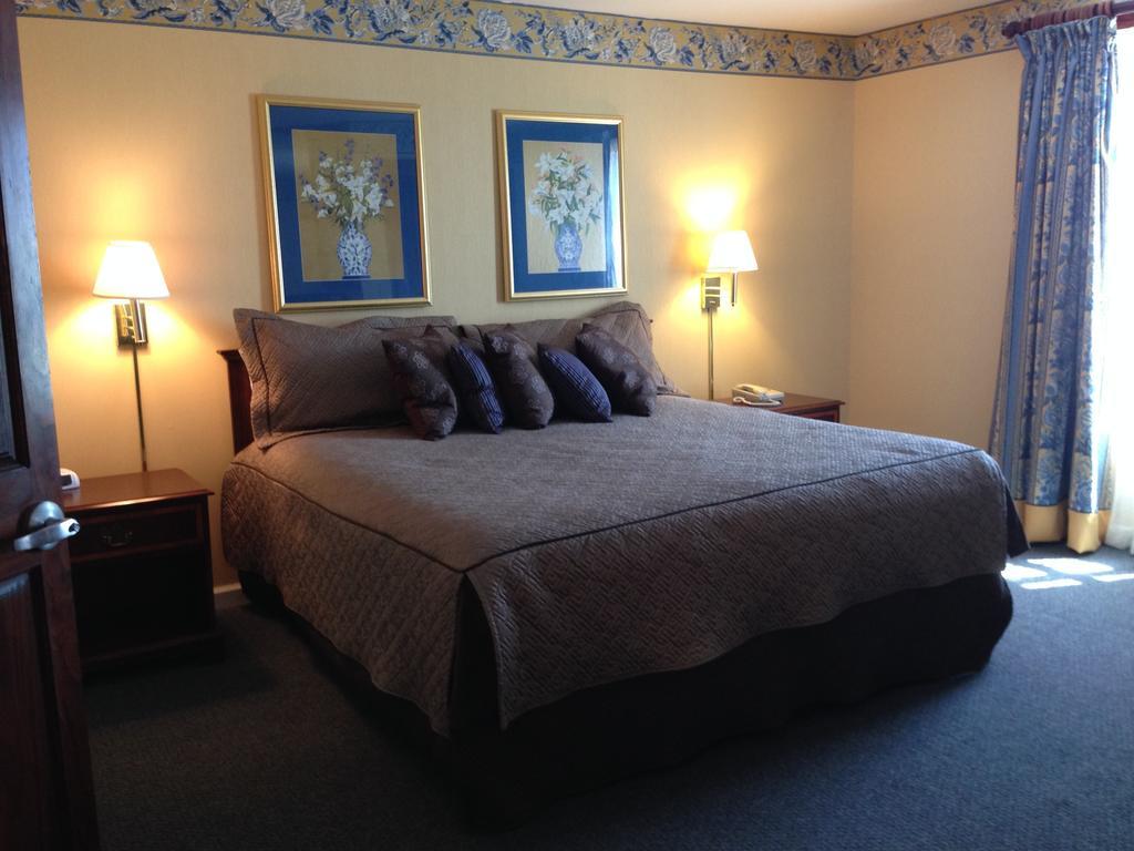 Greenville Inn & Suites Room photo